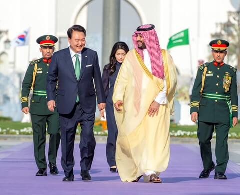 Crown Prince of Saudi Arabia and Korean President Hold Extensive Meeting and Official Talks